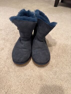 UGG Short Shearling Boots in Navy Blue